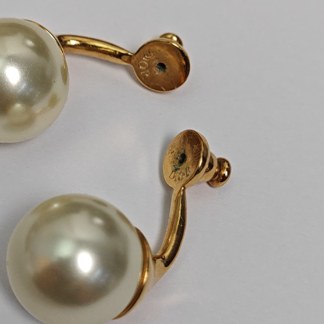 Danseuse Etoile Metal White Stud Earrings