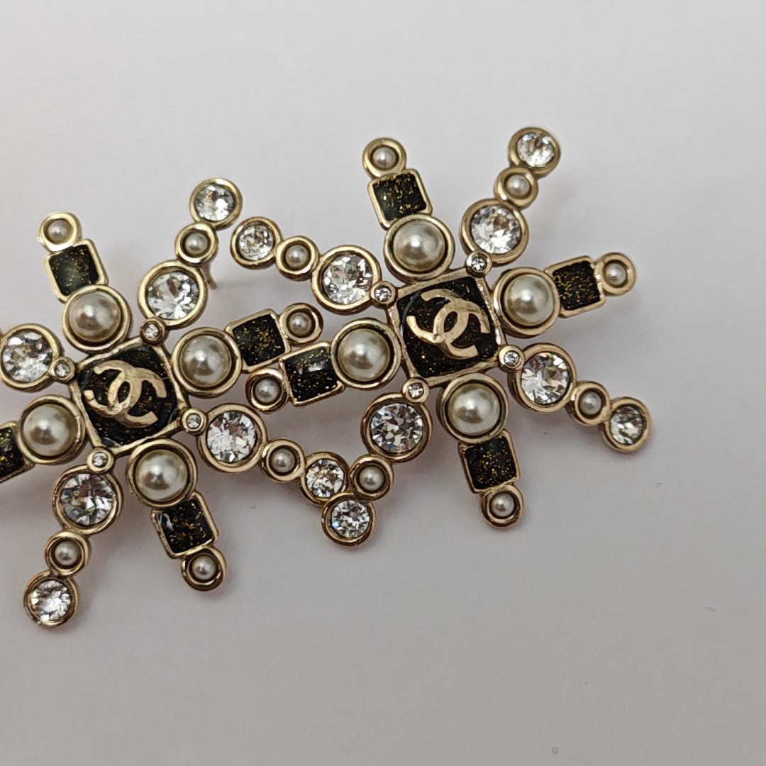 Metal Gold Stud Earrings