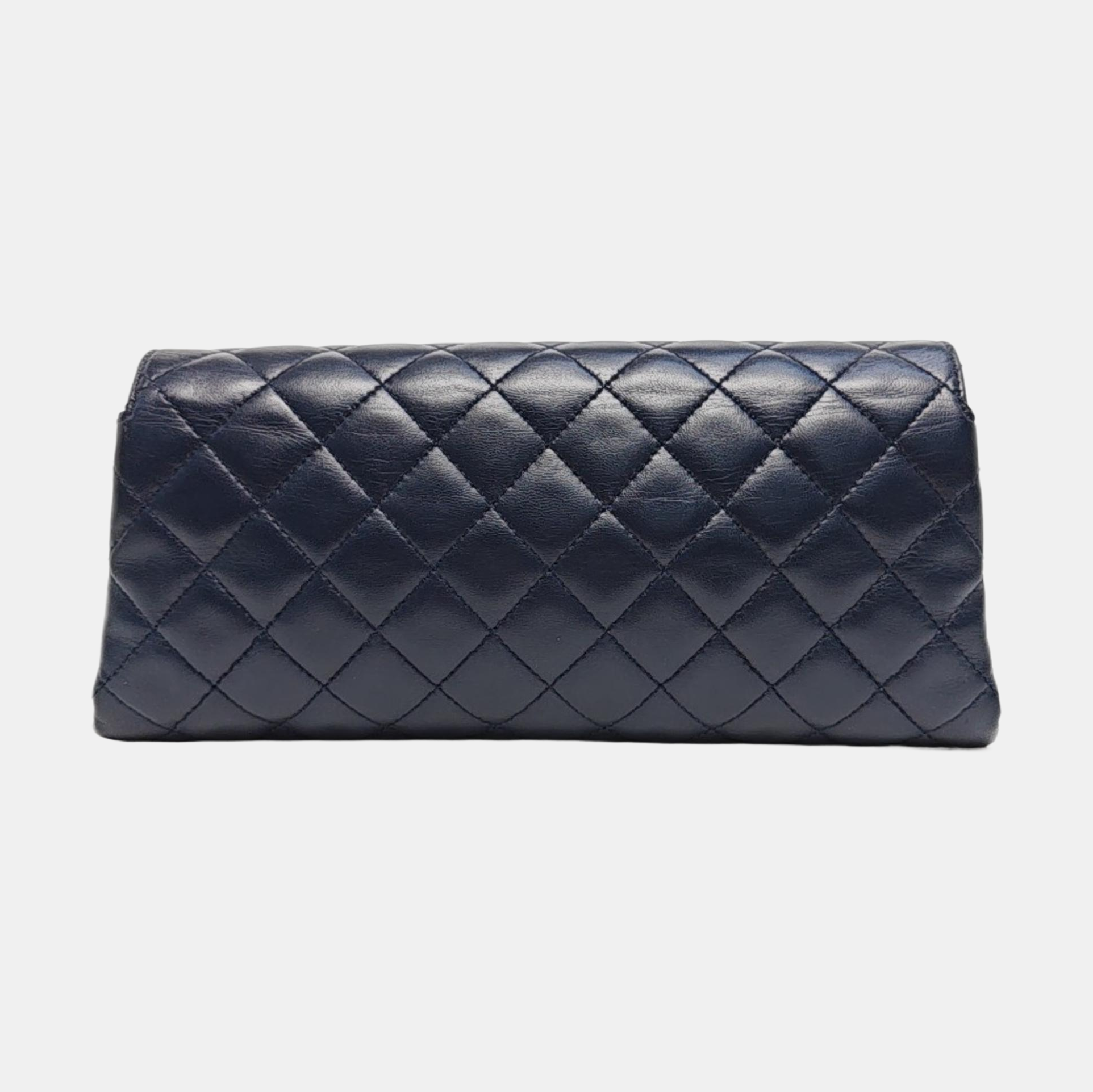 Authenticated pre-owned  CLASSIC FLAP Quilted Lambskin Blue - Shoulder Bag at Looply