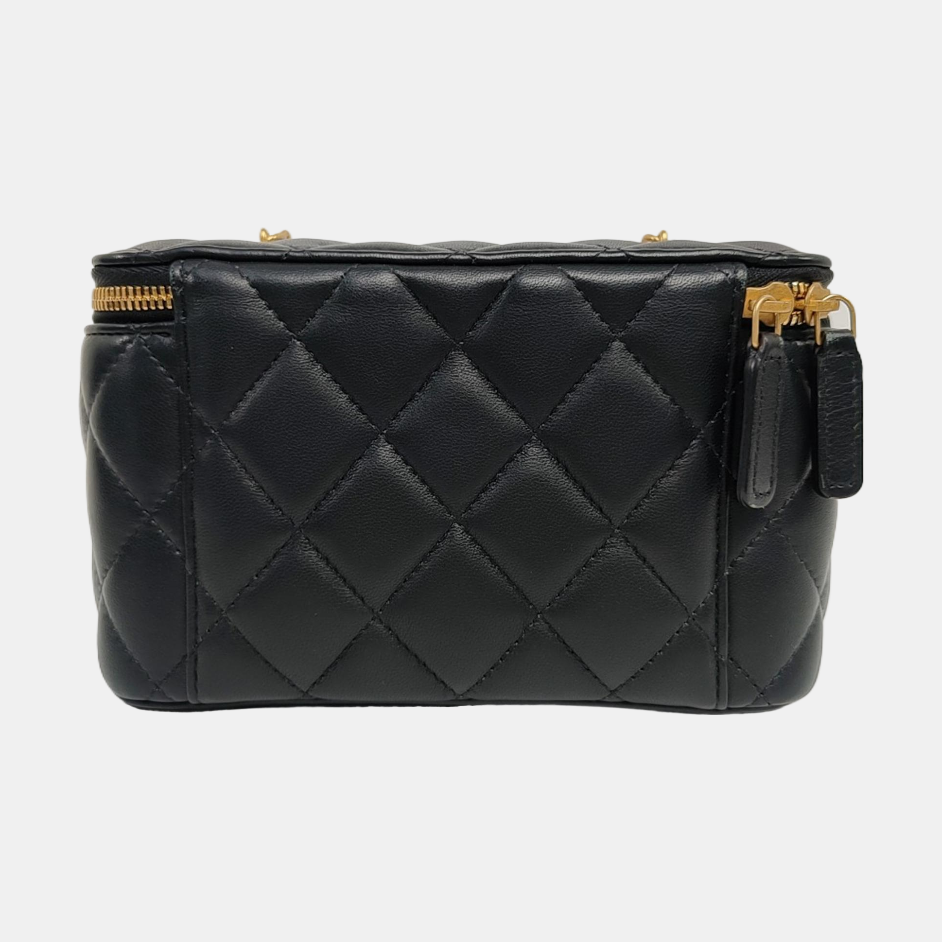 Authenticated pre-owned  VANITY CASE Quilted Lambskin Black - Shoulder Bag at Looply