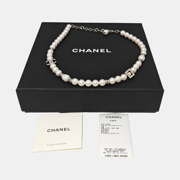 Faux Pearl White Necklace