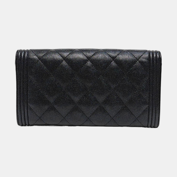 Cartera BOY CHANEL de piel de becerro granulada acolchada negra