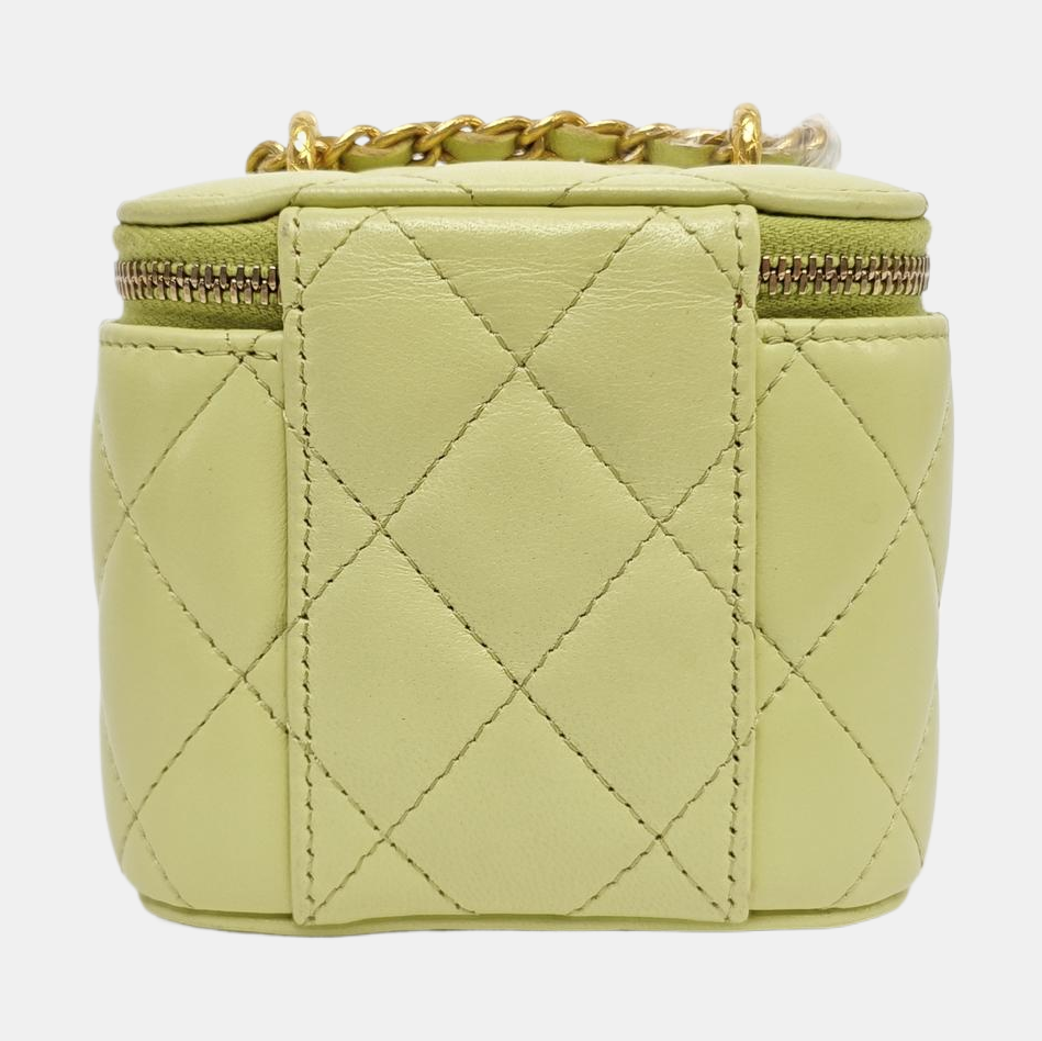 VANITY CASE Small Quilted Lambskin Green