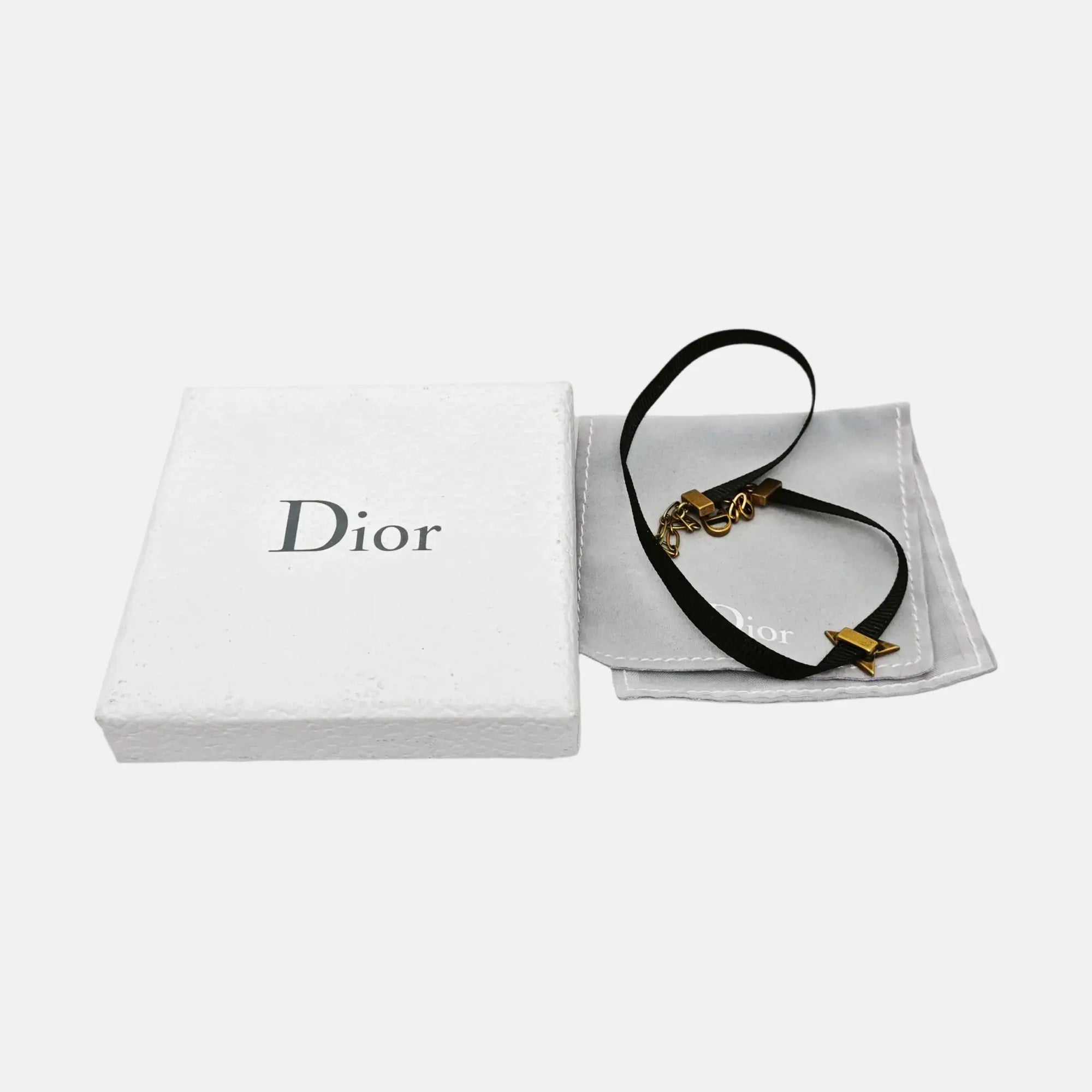 J'adior Metal Black Necklace