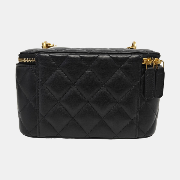 VANITY CASE Medium Quilted Lambskin Black
