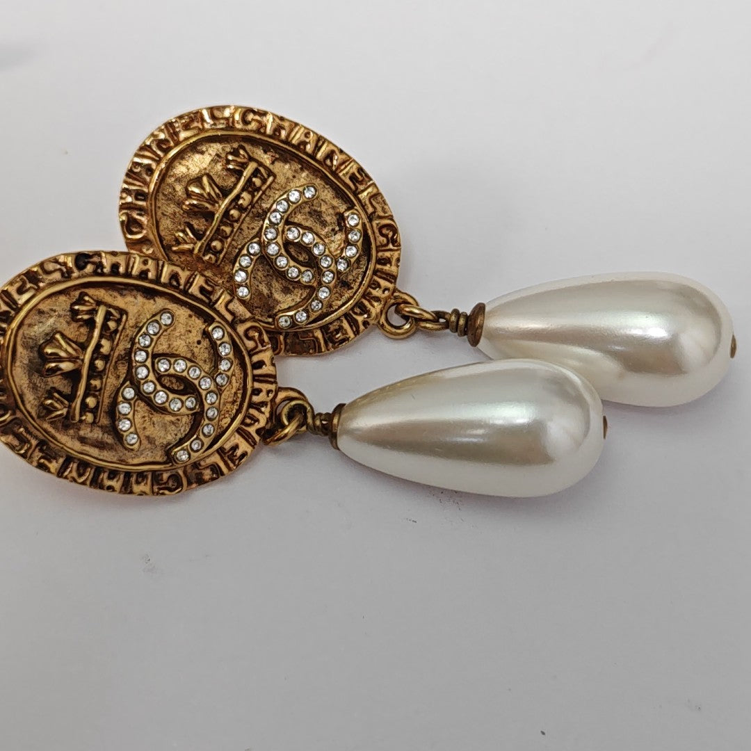 Metal Gold Stud Earrings