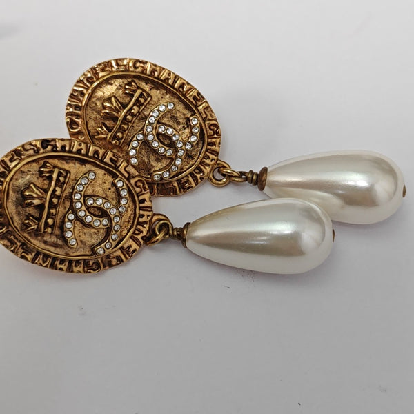 Metal Gold Stud Earrings