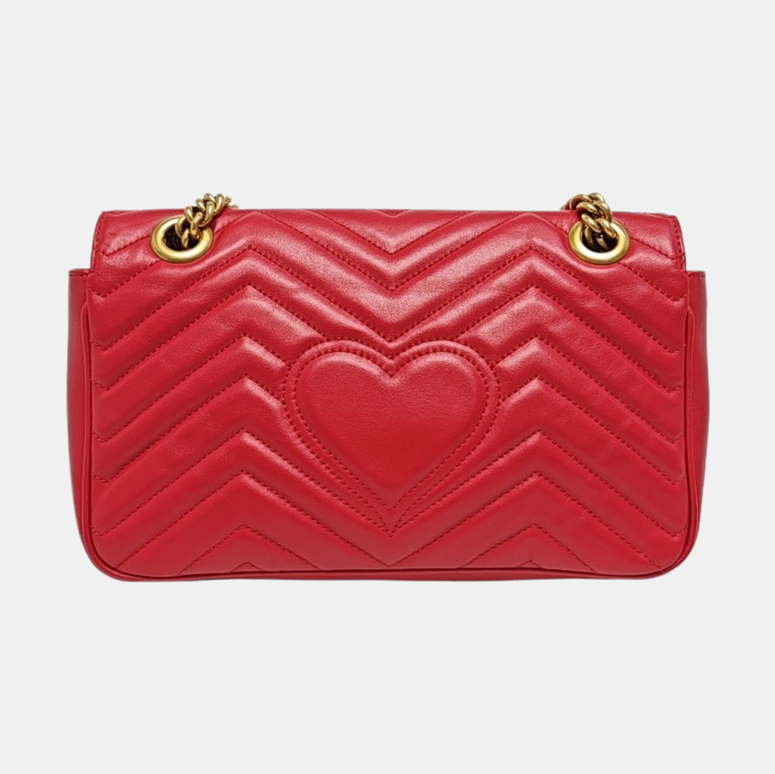 Authenticated pre-owned  GG Marmont Medium Quilted Calfskin Red - Shoulder Bag at Looply