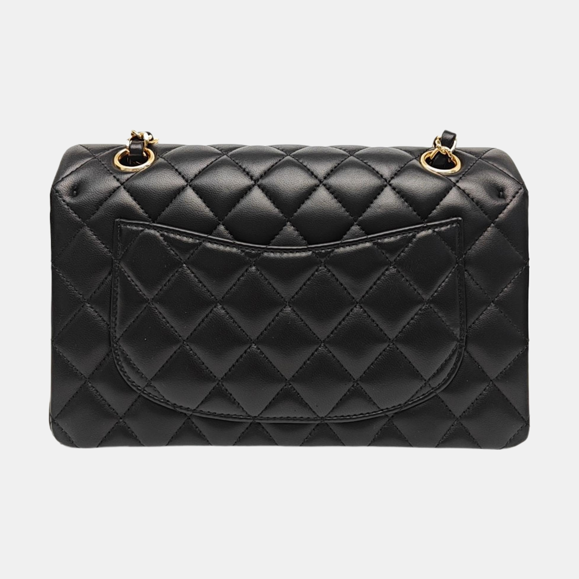 CLASSIC FLAP Small Quilted Lambskin Black