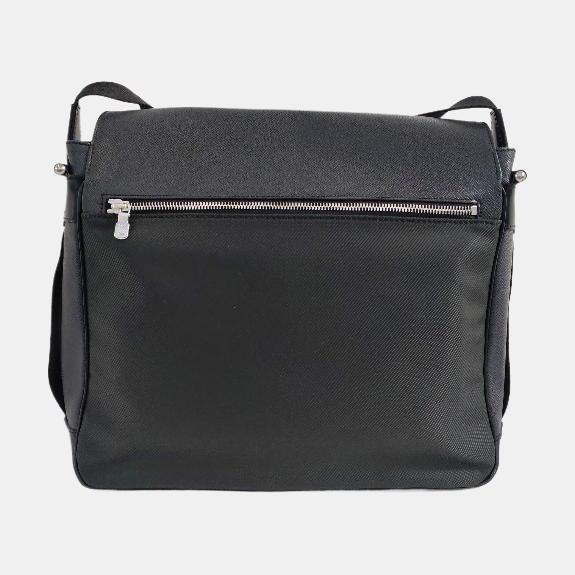 VIKTOR Calfskin Black