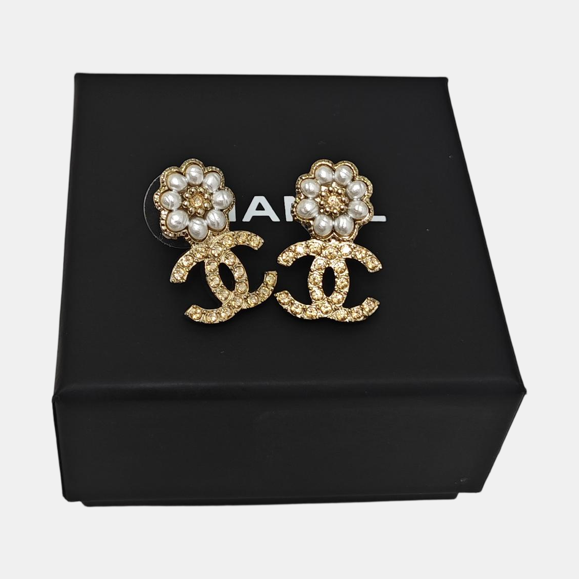 Metal Gold Stud Earrings