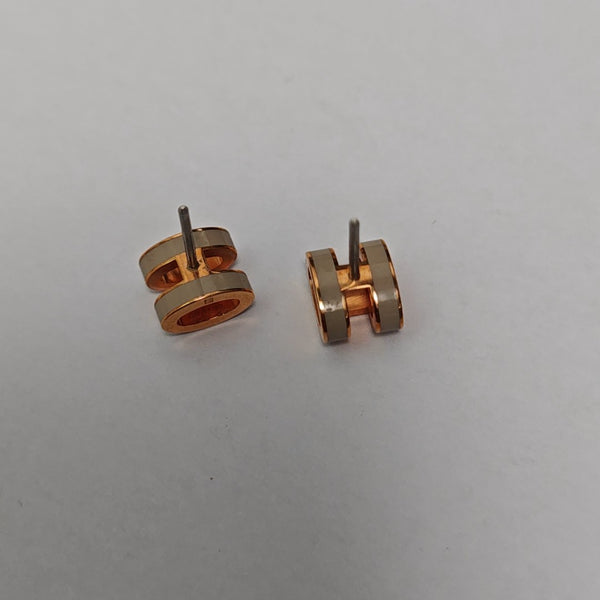 Pop H Metal Gray Stud Earrings
