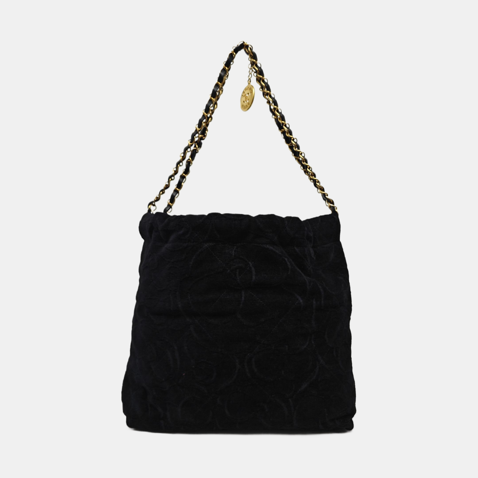 CHANEL 22 Small Quilted Velvet Black