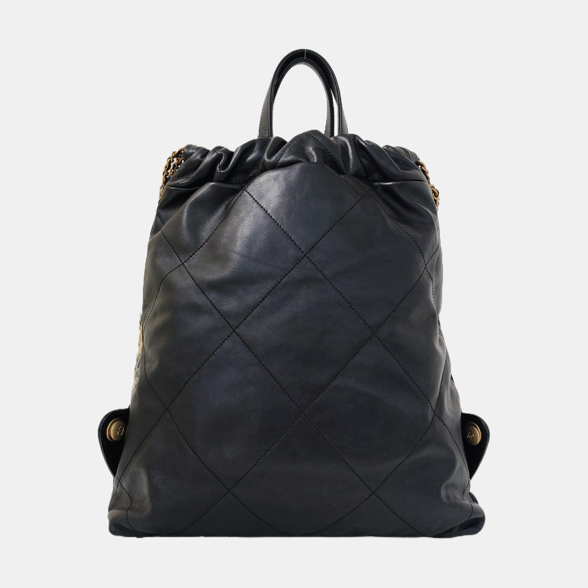 CHANEL 22 Piel de becerro acolchada pequeña negra
