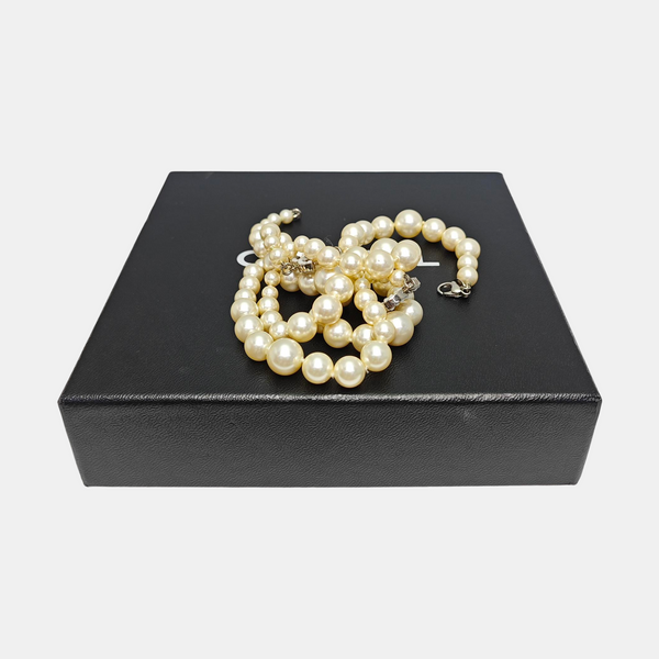 Faux Pearl White Necklace
