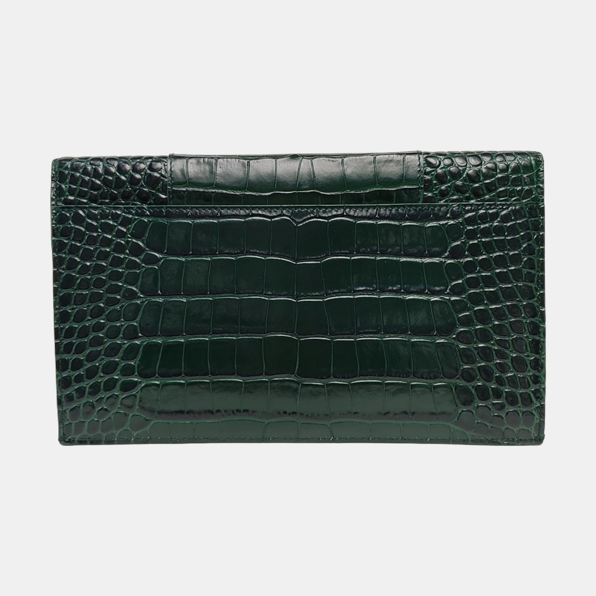 Authenticated pre-owned  Hourglass Calfskin Green - Clutch at Looply