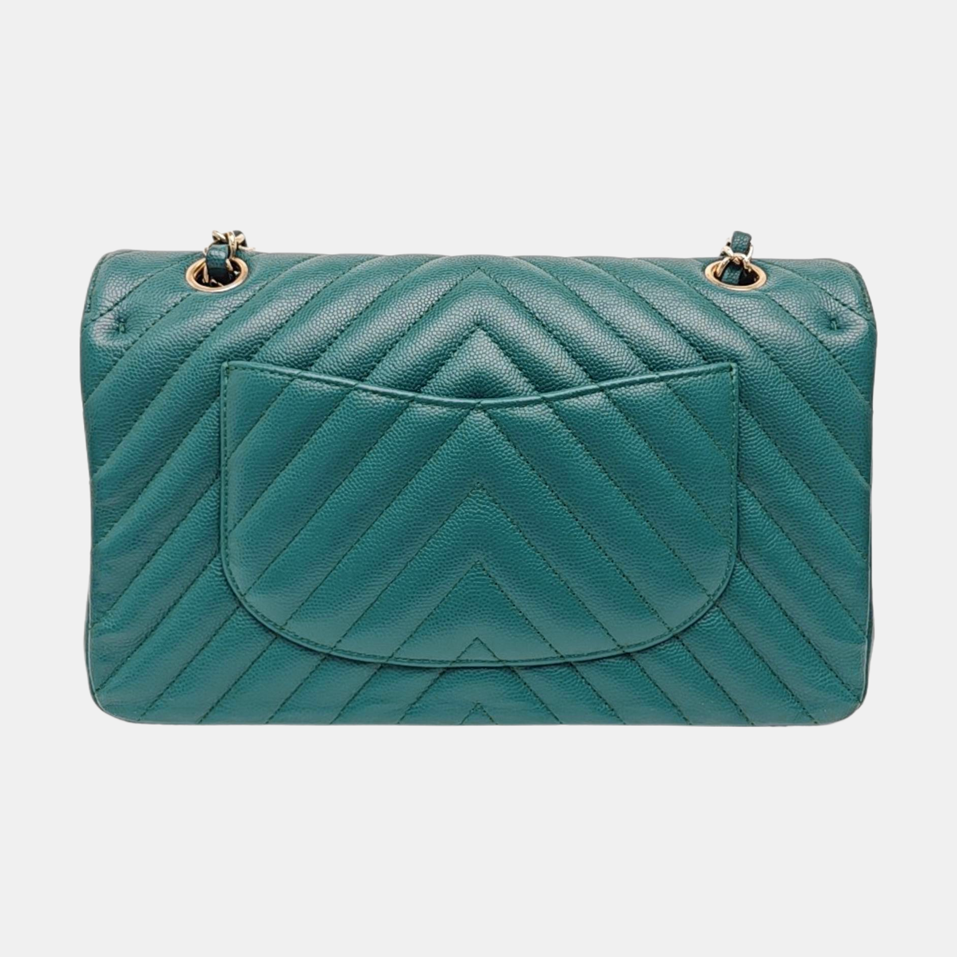 CLASSIC FLAP Medium Chevron Grained Calfskin Green