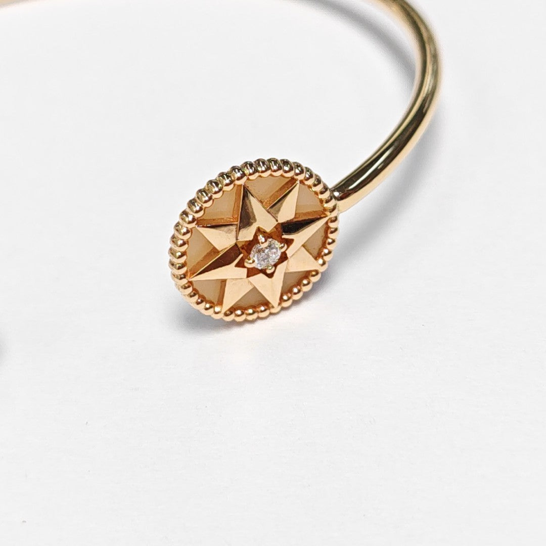 Rose Des Vents 18k Rose Gold Bangle