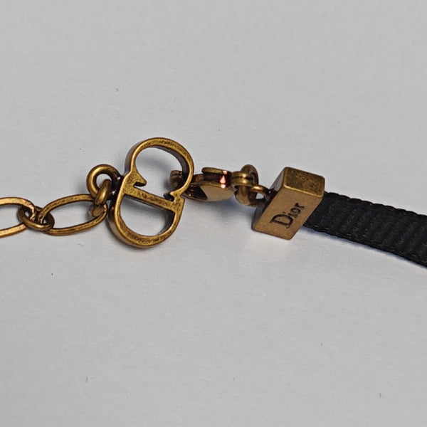 J'adior Metal Black Necklace