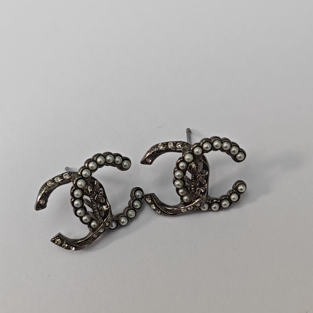 Metal Gray Stud Earrings