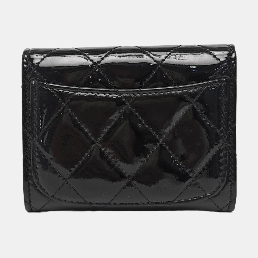 CLASSIC FLAP Quilted Patent Leather Black Card Holder