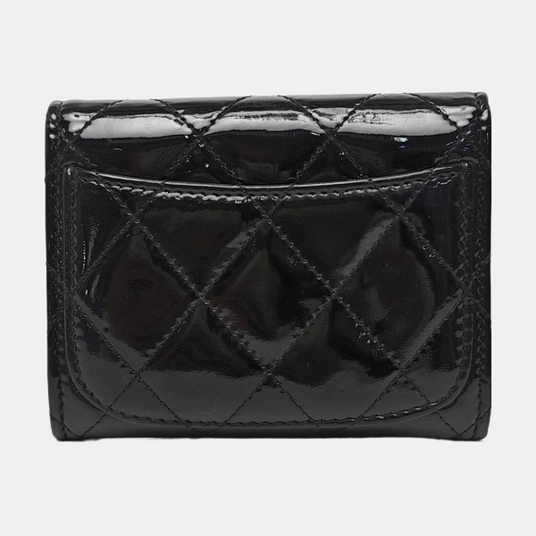 CLASSIC FLAP Quilted Patent Leather Black Card Holder