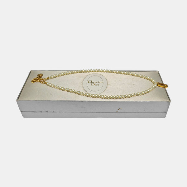 CD Swing Faux Pearl White Necklace