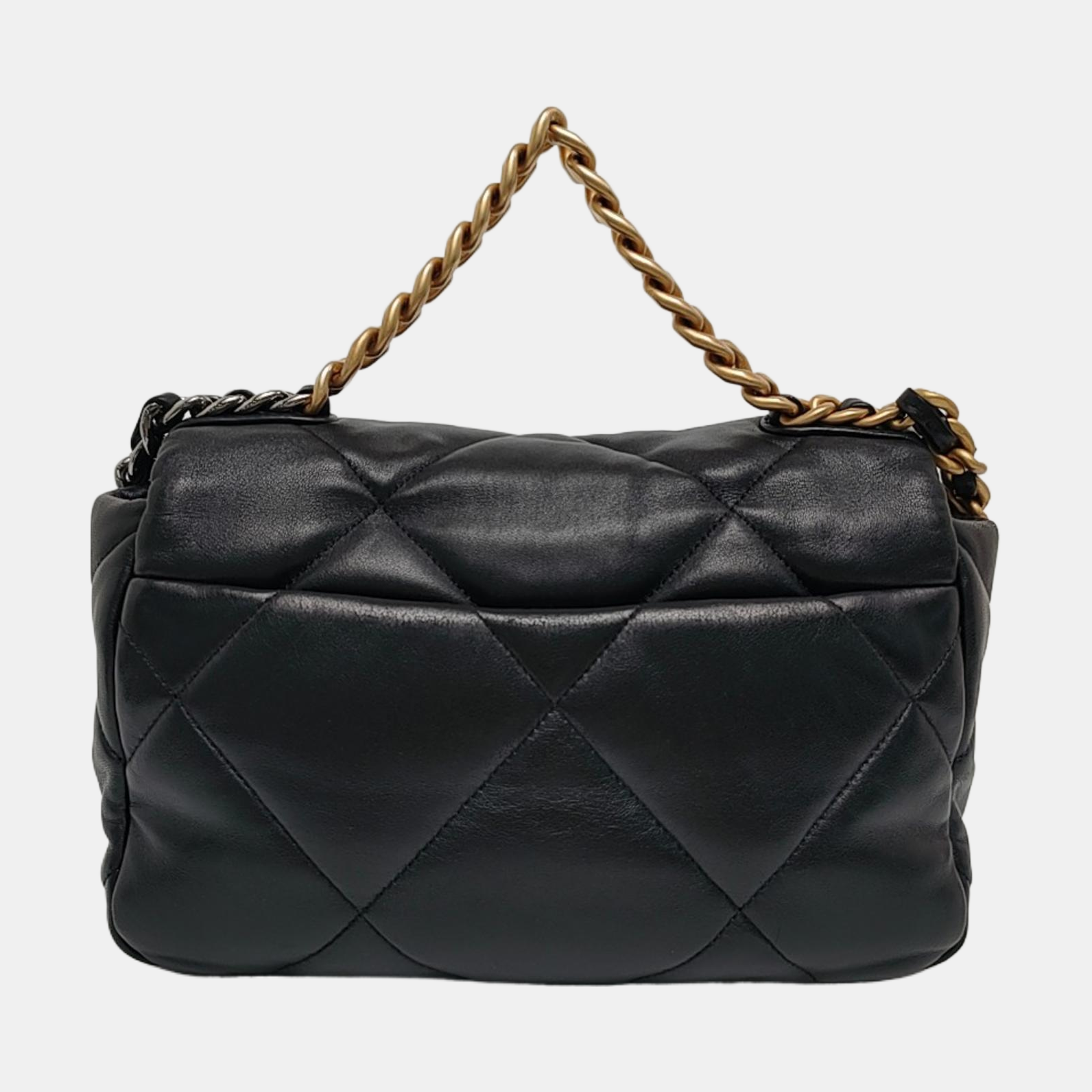 CHANEL 19 Pequeño Piel de Cordero Acolchada Negro
