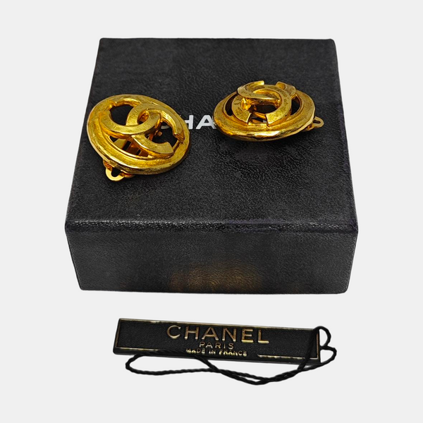 Pendientes de clip de metal dorado