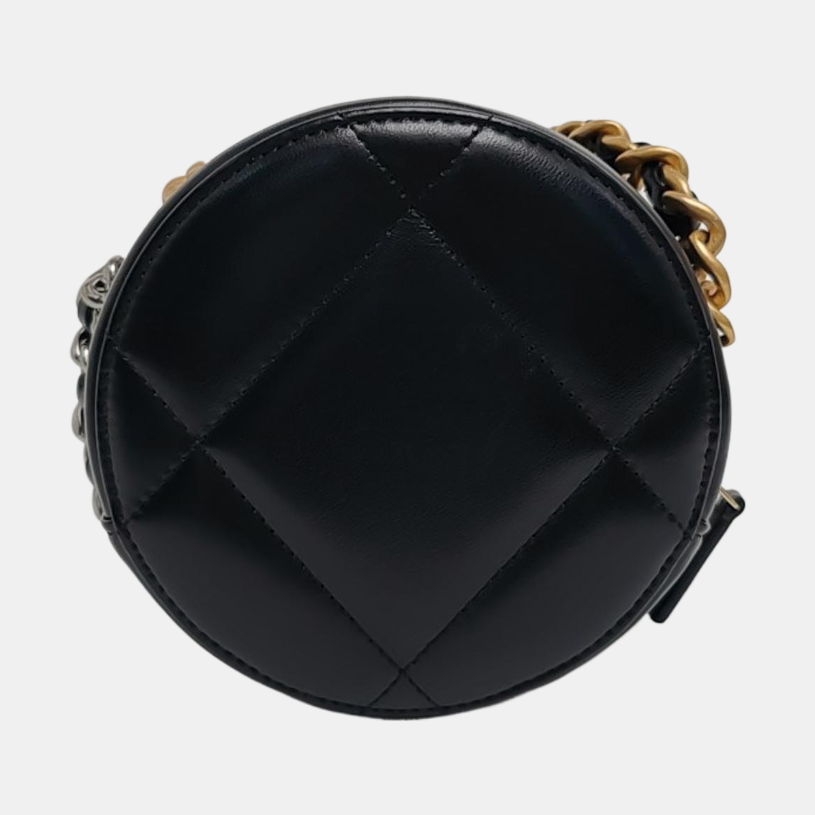 Authenticated pre-owned  CHANEL 19 Quilted Lambskin Black - Shoulder Bag at Looply