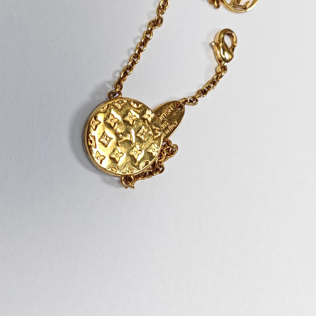 L TO V Metal Gold Bracelet