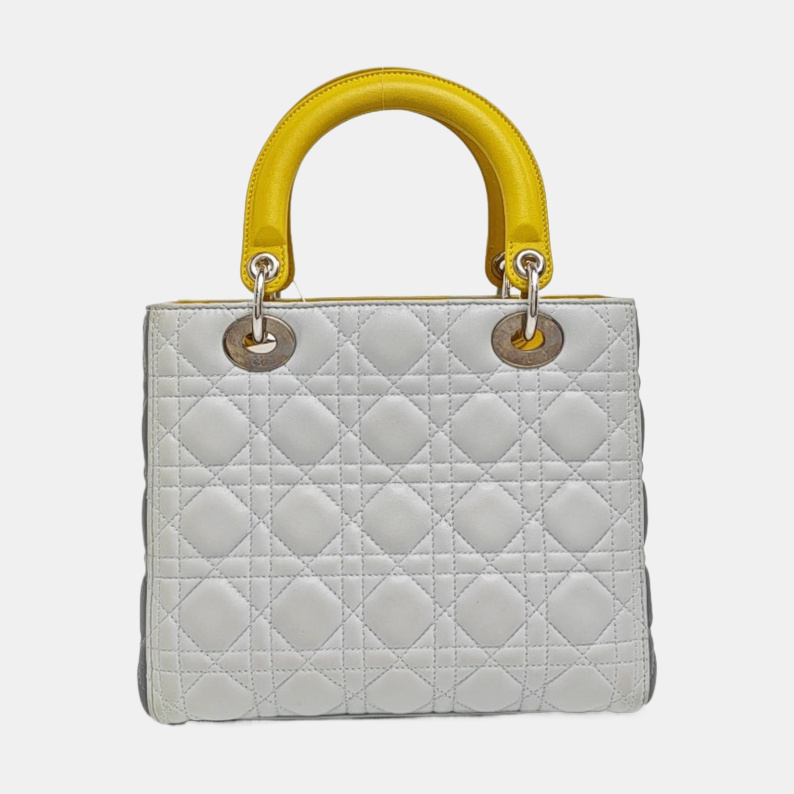 Bolso Lady Dior Mediano de Piel de Cordero Acolchada Gris