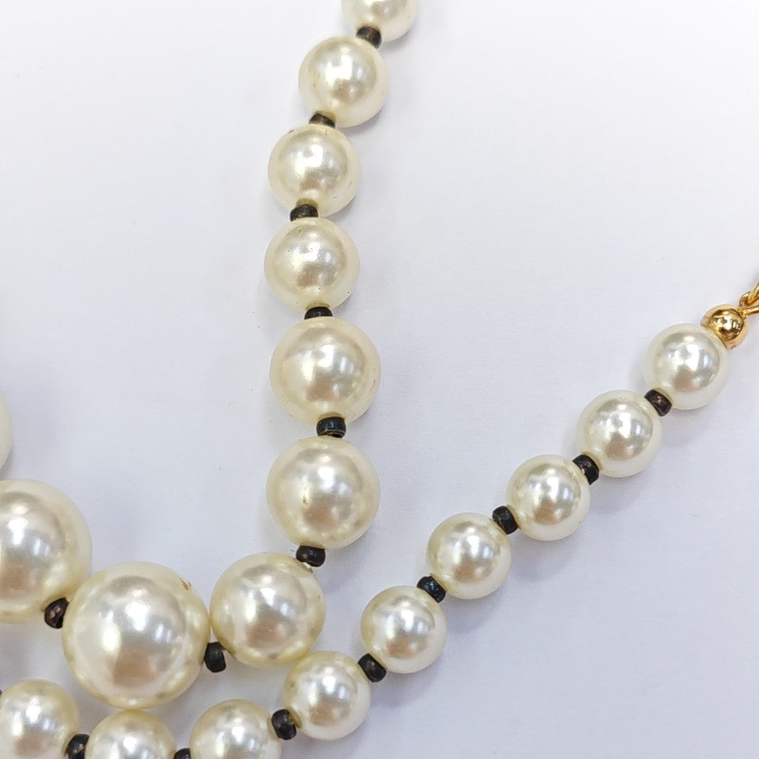 Faux Pearl White Necklace
