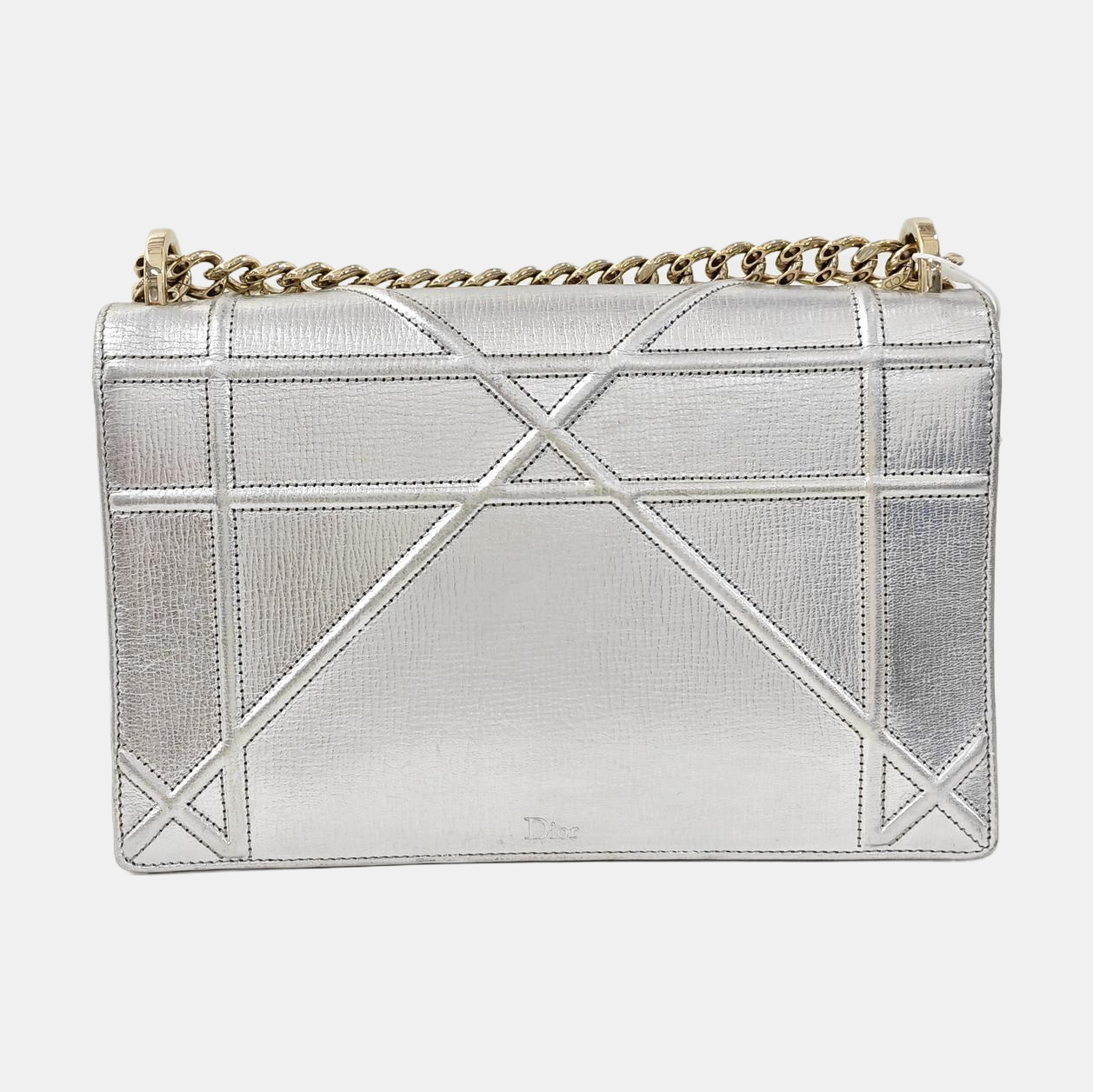 Authenticated pre-owned  Diorama Medium Cannage Calfskin Silver - Crossbody Bag at Looply