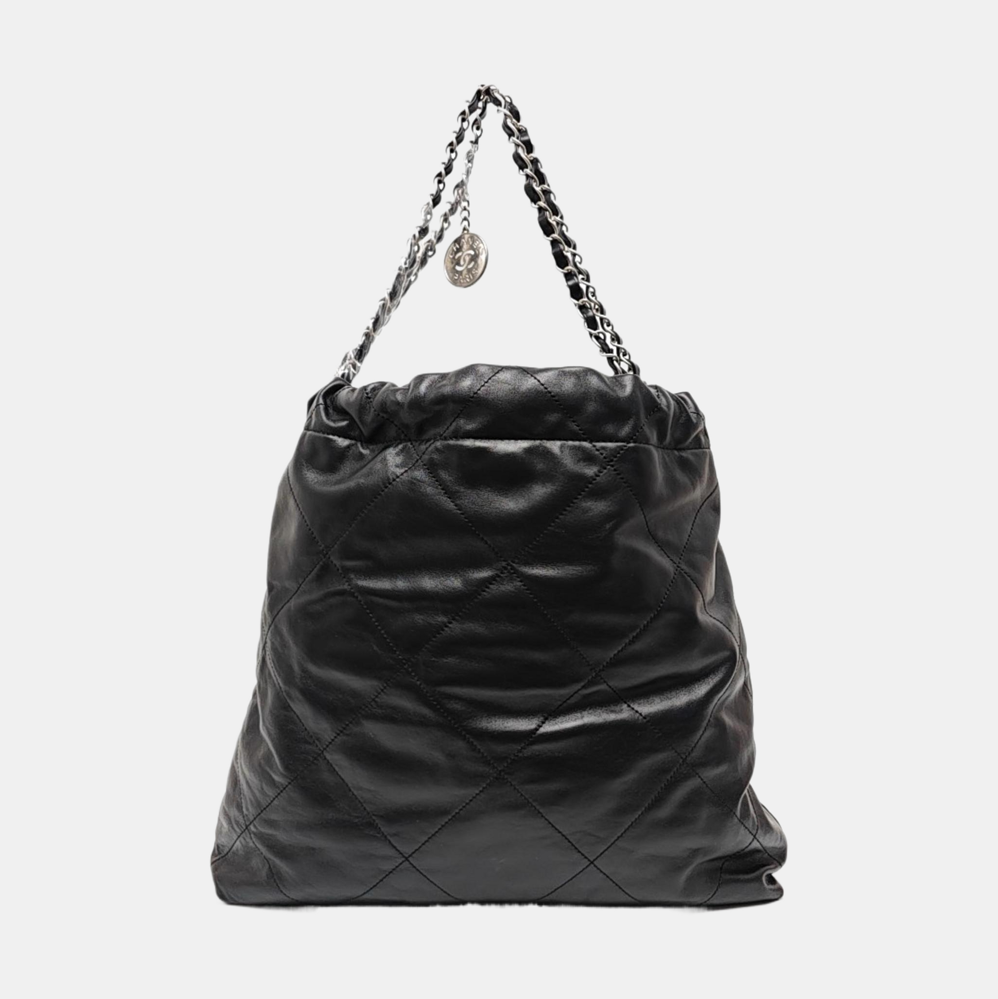 CHANEL 22 Medium Quilted Calfskin Black
