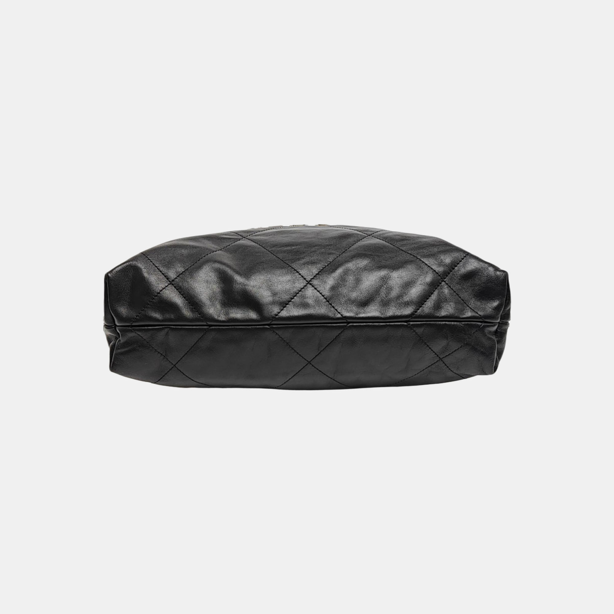 CHANEL 22 Small Quilted Calfskin Black