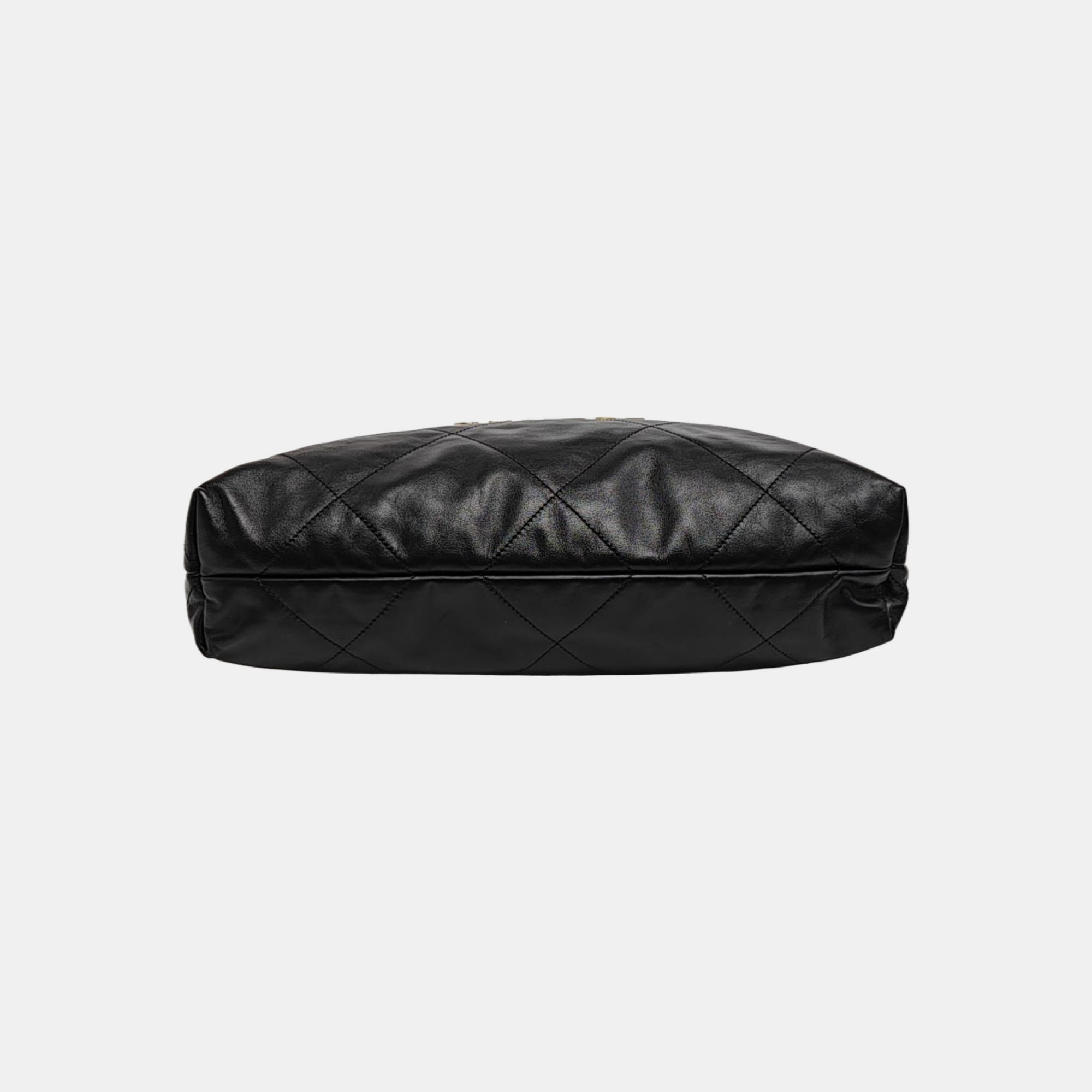 CHANEL 22 Medium Quilted Calfskin Black