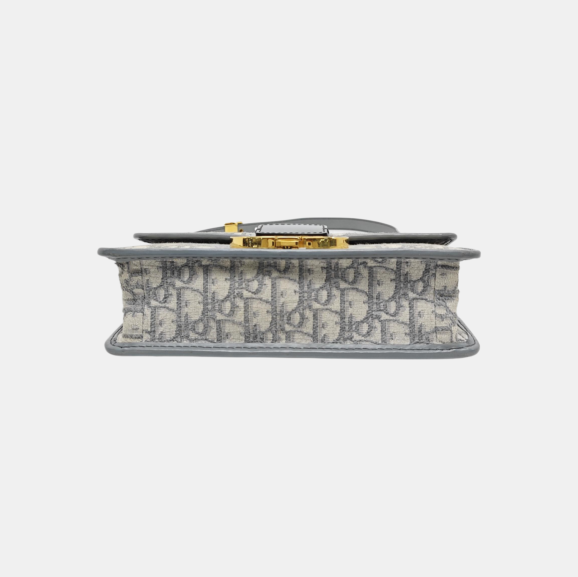 30 Montaigne Medium Oblique Canvas Gray