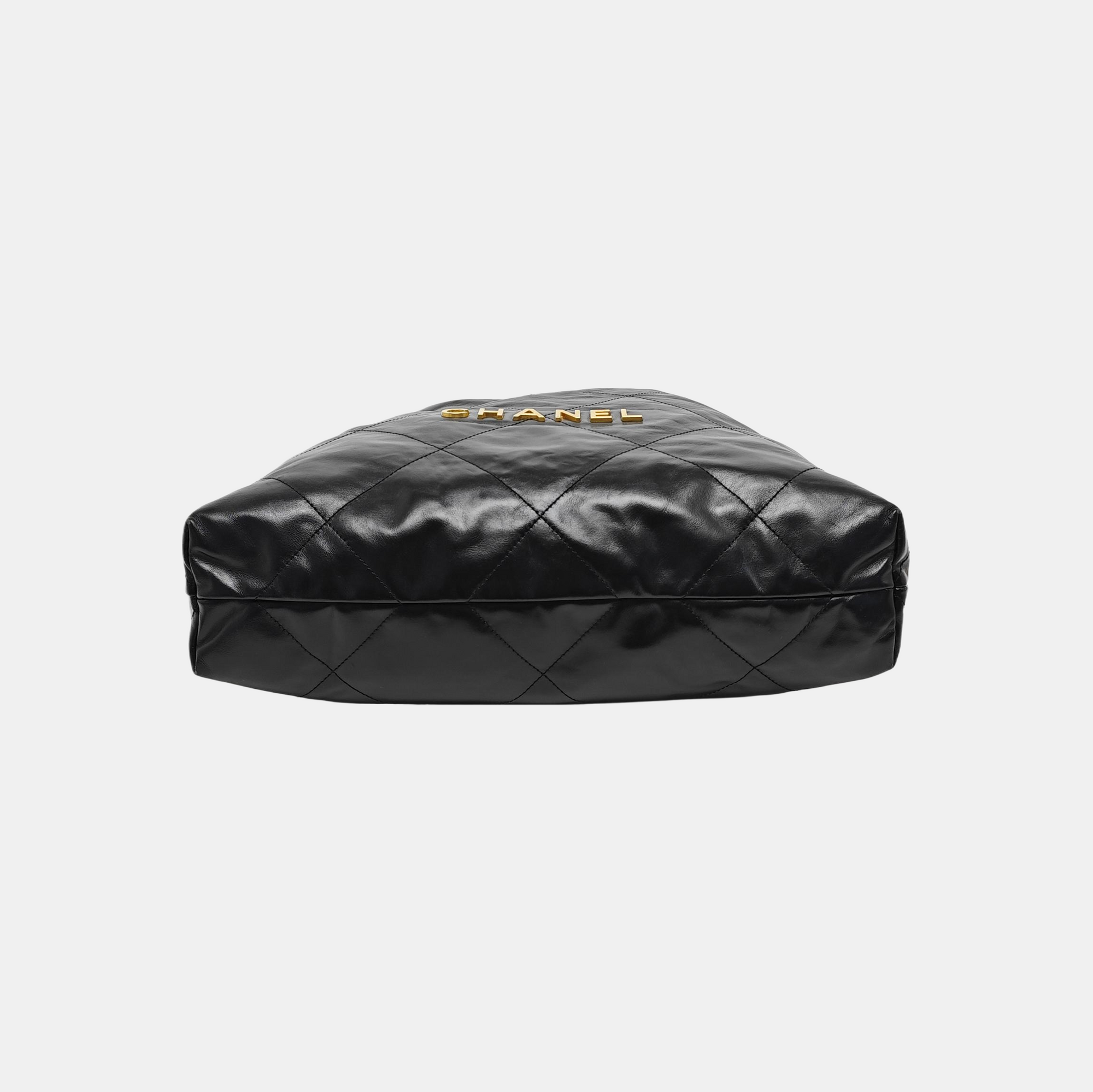 CHANEL 22 Medium Quilted Calfskin Black