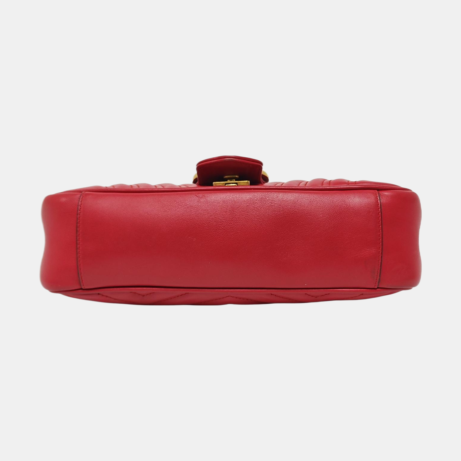 Authenticated pre-owned  GG Marmont Medium Quilted Calfskin Red - Shoulder Bag at Looply