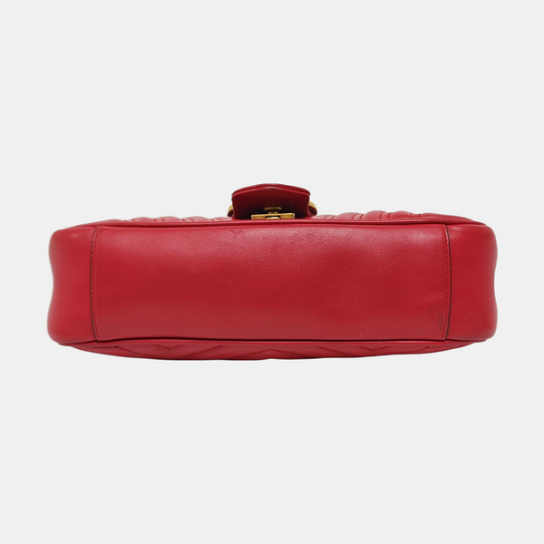 Authenticated pre-owned  GG Marmont Medium Quilted Calfskin Red - Shoulder Bag at Looply