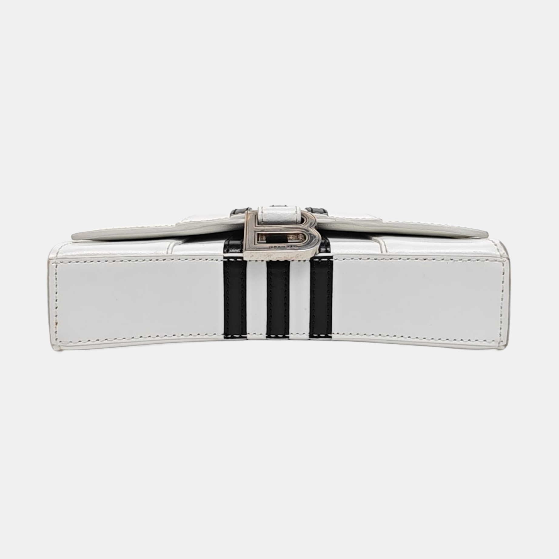 Authenticated pre-owned  Hourglass Calfskin White - Shoulder Bag at Looply