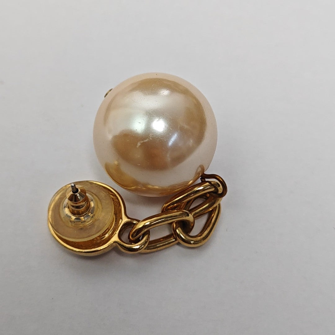 Metal Gold Stud Earrings