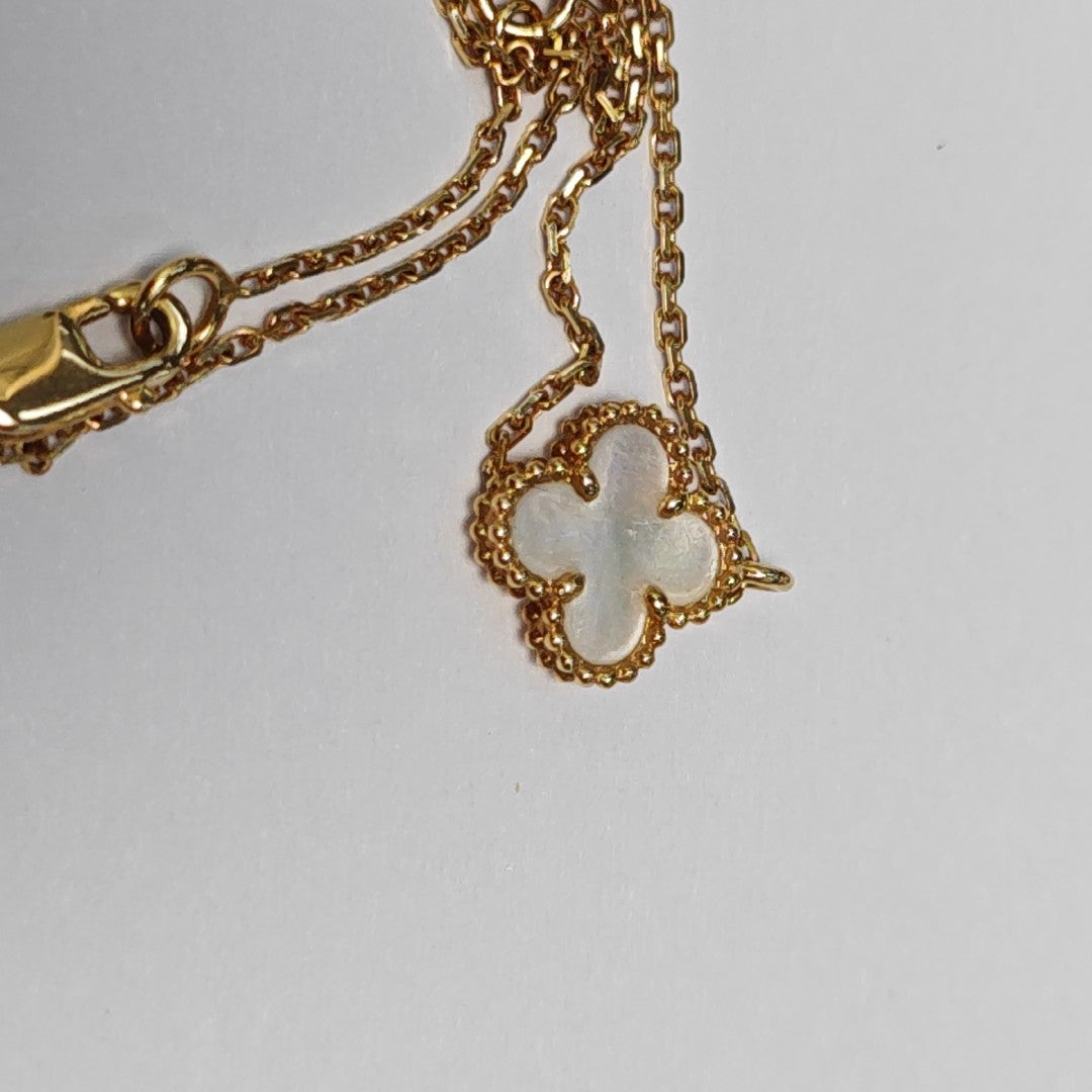 Sweet Alhambra 18k Gold Necklace