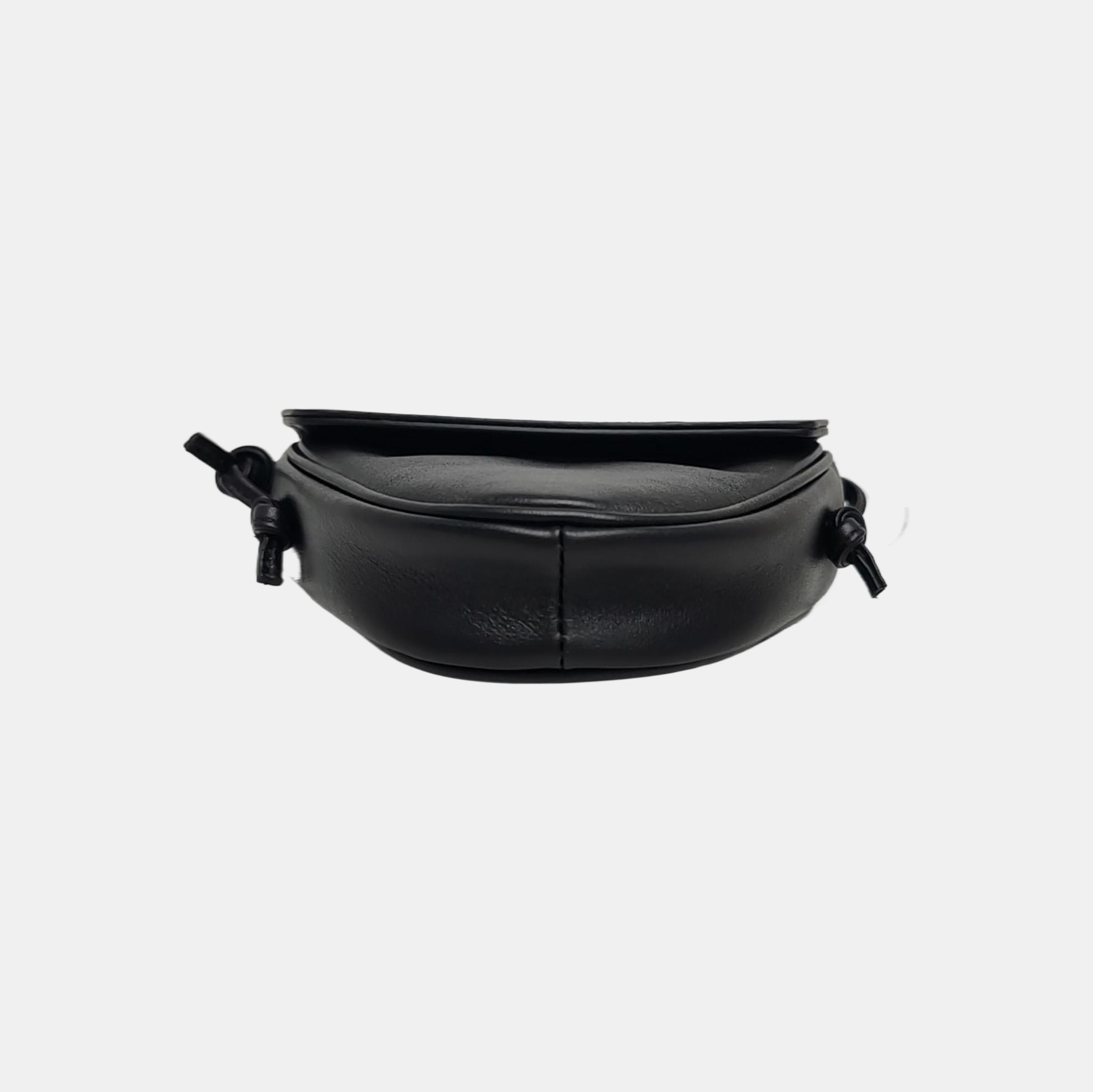 TRIANGLE Calfskin Black