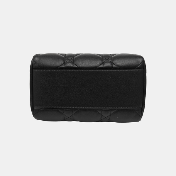Groove 16 Cannage Calfskin Black