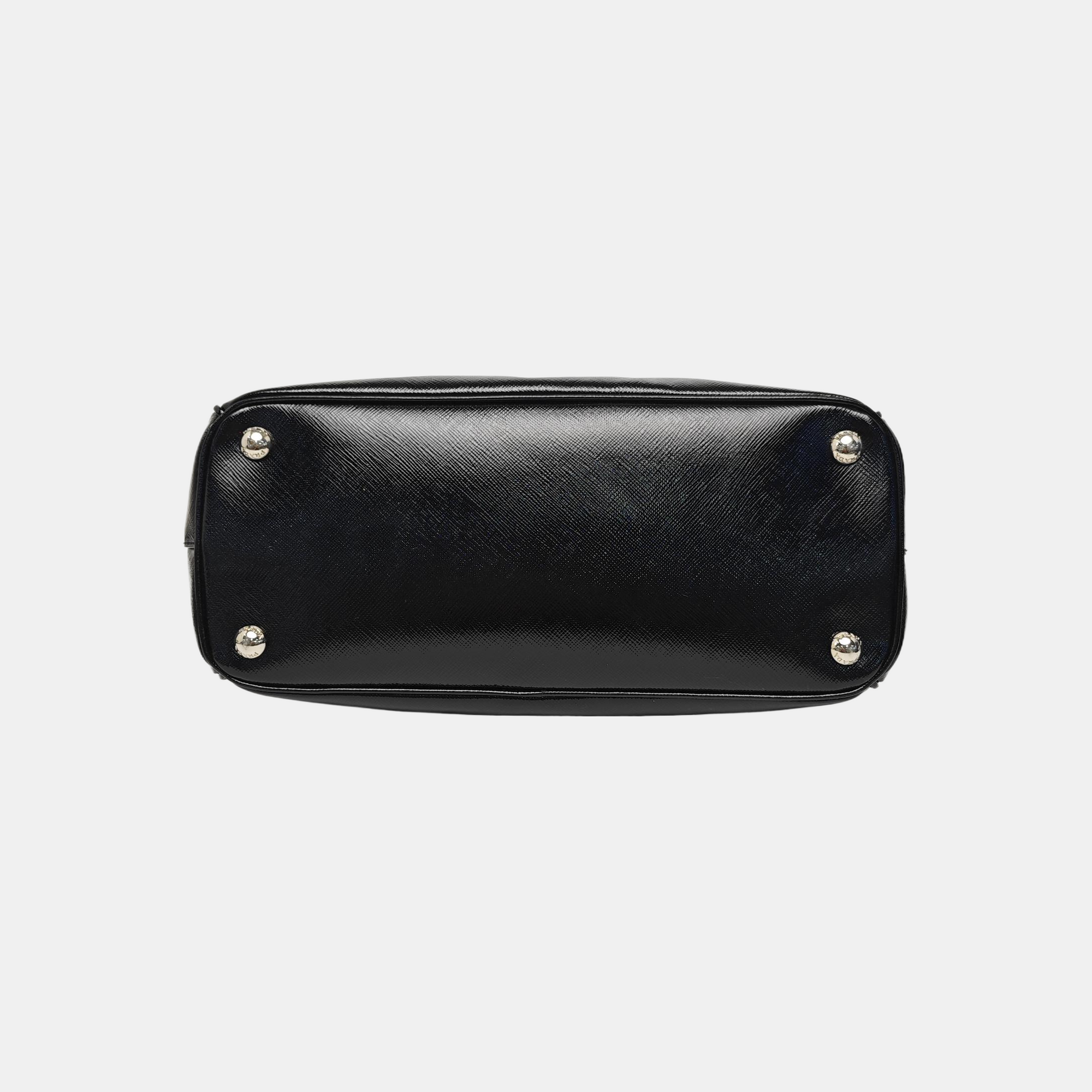 Galleria Medium Saffiano Calfskin Black