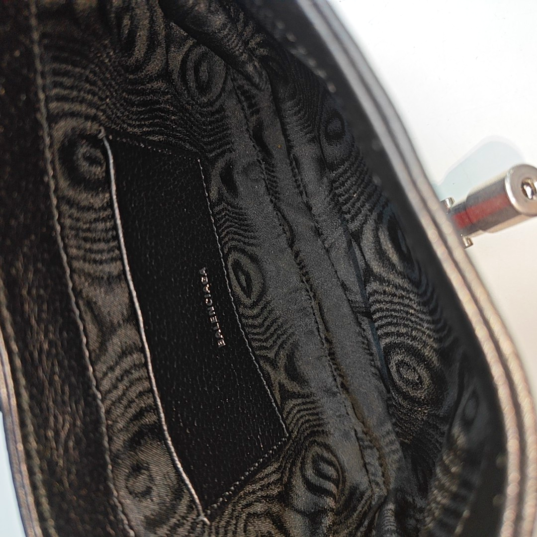 Canvas Black
