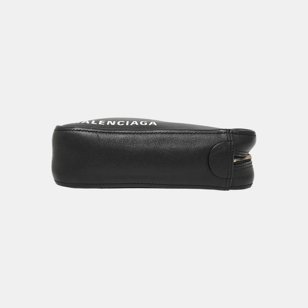 Triangle Calfskin Black