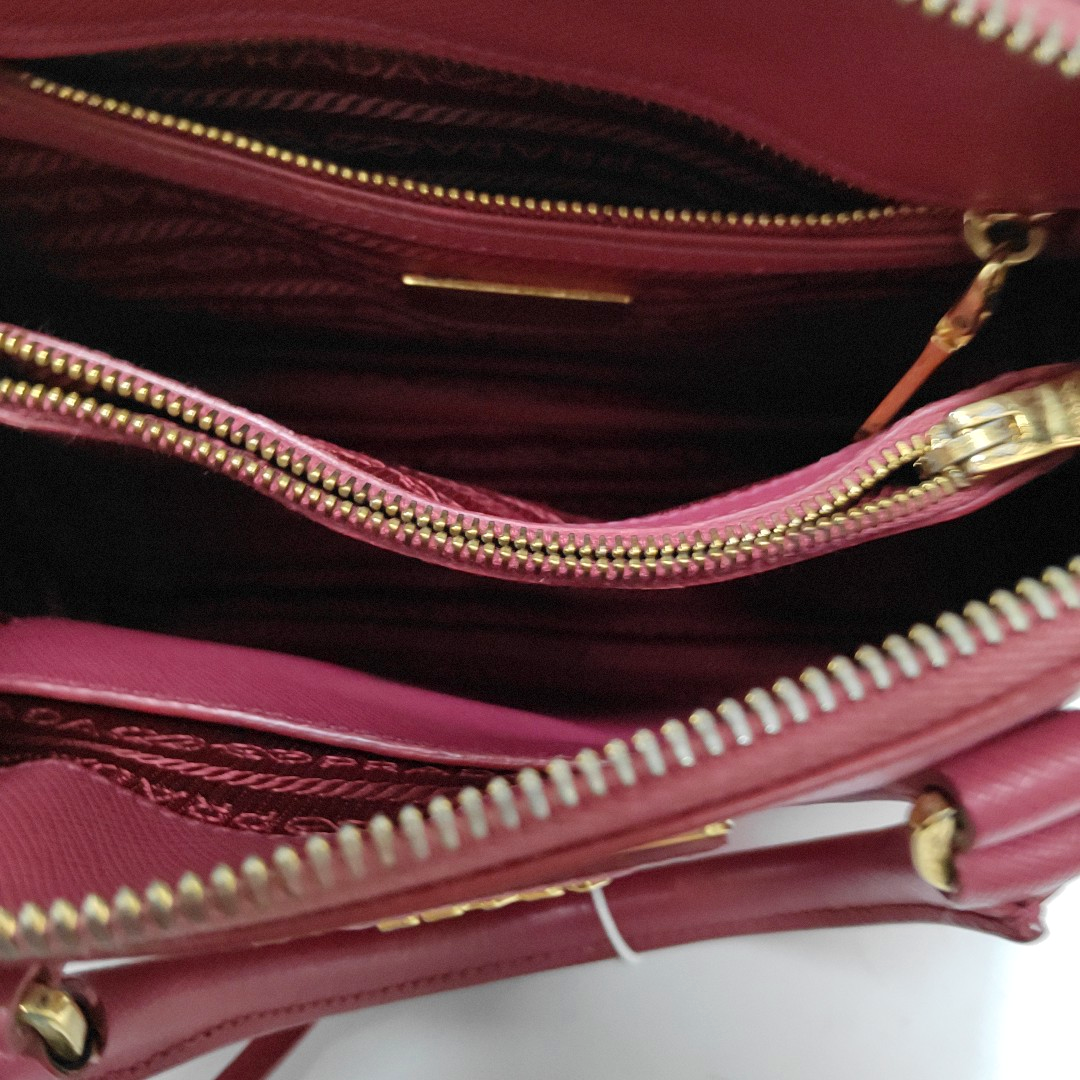 Authenticated pre-owned  Promenade Saffiano Calfskin Pink - Shoulder Bag at Looply